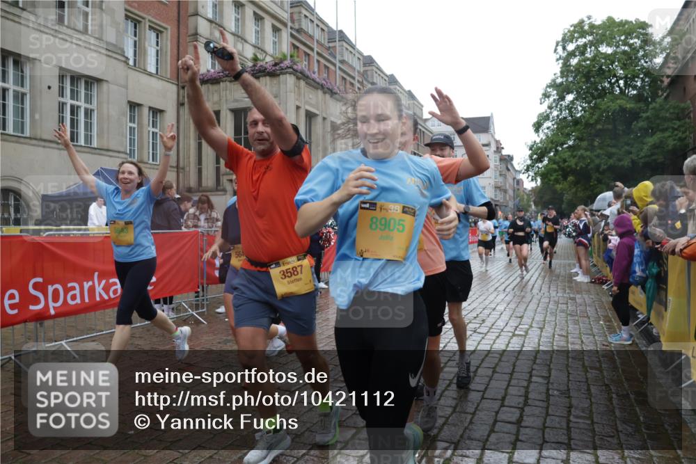 13.09.2026 - Kiel Lauf Yannick Fuchs http://msf.ph/oto/10421112 13.09.2026 10:53:32 Ziel 183, 1199, 1757, 2692, 3027, 3498, 4005, 4515, 4657, 5285, 5766, 5769, 5788, 6543, 6712, 6821, 6926, 7021, 7132, 7365, 7571, 7599, 7649, 8003, 8821, 9198, 9677, 11166, 11537, 11556, 11912, 12380, 12513, 127, 168, 207, 373, 1071, 2174, 2336, 2859, 3104, 3153, 3173, 3500, 3587, 3657, 4196, 5642, 5643, 5691, 5924, 6015, 6055, 6104, 6161, 6181, 6374, 6695, 6777, 7139, 7596, 7869, 8422, 8483, 8518, 8905, 9749, 10276, 10367, 10721, 11074, 11097, 11253 meine-sportfotos.de