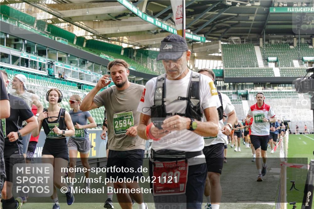 13.09.2026 - 21. swb-Marathon Bremen Michael Burmester http://msf.ph/oto/10421121 13.09.2026 13:22:02 Laufen im Stadion 128, 160, 211, 258, 343, 351, 423, 441, 571, 601, 620, 704, 782, 851, 1060, 1094, 1157, 1158, 1177, 1259, 1316, 1344, 1417, 1439, 1518, 1657, 1669, 1676, 1691, 1729, 1808, 1846, 1883, 2139, 2201, 2258, 2278, 2290, 2394, 2395, 2414, 2437, 2504, 2519, 2551, 2588, 2619, 2632, 2652, 2660, 2685, 2711, 2736, 2793, 2828, 2886, 2954, 2964, 2995, 3004, 3010, 3022, 3034, 3070, 3074, 3102, 3144, 3225, 3351, 3530, 3682, 3784, 4020, 4406, 4407, 4431, 4584, 1506 meine-sportfotos.de