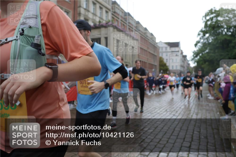 13.09.2026 - Kiel Lauf Yannick Fuchs http://msf.ph/oto/10421126 13.09.2026 10:53:34 Ziel 183, 1199, 1757, 2433, 2692, 3027, 3498, 3922, 4515, 4657, 5285, 5766, 5769, 5788, 6712, 6926, 7021, 7132, 7365, 7571, 7599, 7649, 8003, 8642, 8821, 9198, 9471, 9677, 11166, 11537, 11556, 11912, 12380, 12513, 127, 168, 207, 373, 1071, 2174, 2336, 2859, 3104, 3153, 3173, 3500, 3587, 4005, 4196, 5642, 5643, 5691, 5924, 6015, 6055, 6104, 6181, 6374, 6543, 6695, 6821, 7139, 7365, 7869, 8422, 8483, 8518, 9749, 10276, 10367, 10721, 11074, 11097, 11253 meine-sportfotos.de