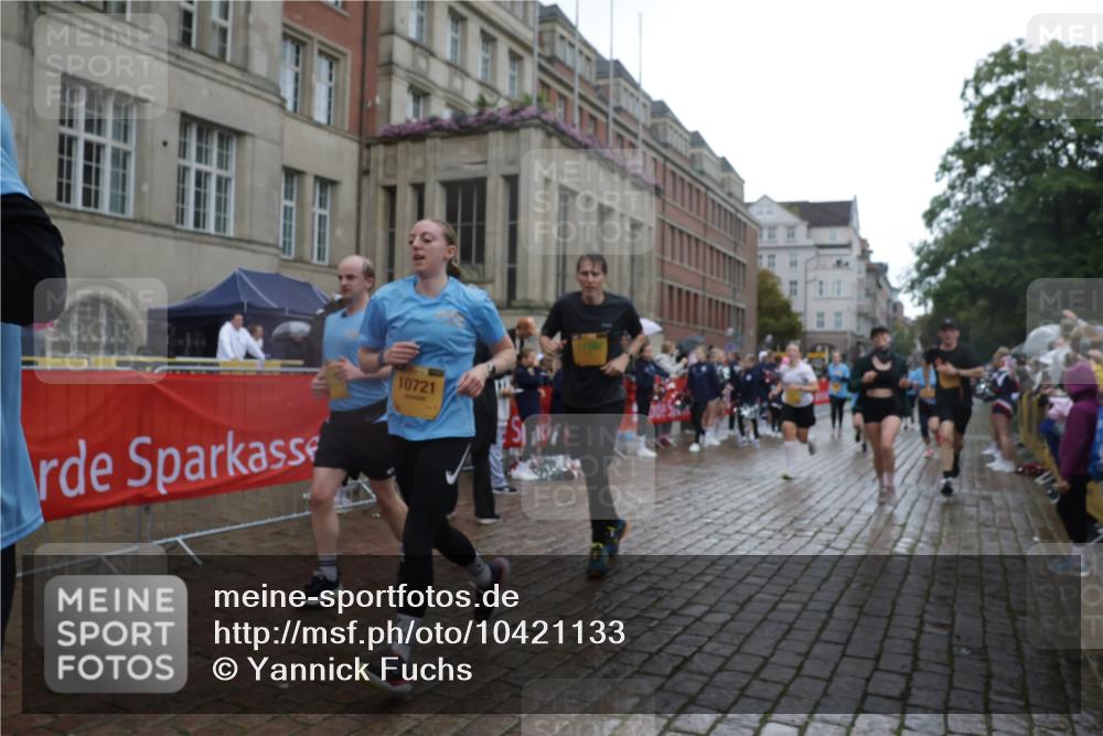 13.09.2026 - Kiel Lauf Yannick Fuchs http://msf.ph/oto/10421133 13.09.2026 10:53:34 Ziel 183, 1199, 1757, 2433, 2692, 3027, 3498, 3922, 4515, 4657, 5285, 5766, 5769, 5788, 6712, 6926, 7021, 7132, 7365, 7571, 7599, 7649, 8003, 8642, 8821, 9198, 9471, 9677, 11166, 11537, 11556, 11912, 12380, 12513, 127, 168, 207, 373, 1071, 2174, 2336, 2859, 3104, 3153, 3173, 3500, 3587, 4005, 4196, 5642, 5643, 5691, 5924, 6015, 6055, 6104, 6181, 6374, 6543, 6695, 6821, 7139, 7365, 7869, 8422, 8483, 8518, 9749, 10276, 10367, 10721, 11074, 11097, 11253 meine-sportfotos.de