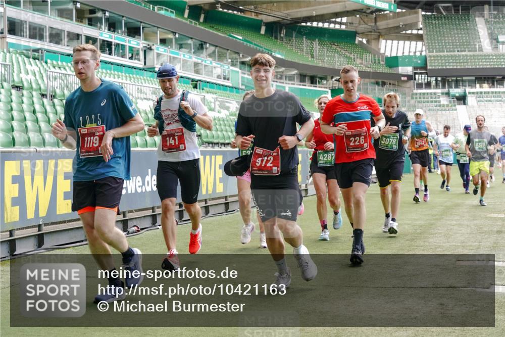 13.09.2026 - 21. swb-Marathon Bremen Michael Burmester http://msf.ph/oto/10421163 13.09.2026 12:59:13 Laufen im Stadion 141, 148, 191, 226, 232, 260, 342, 511, 672, 745, 789, 790, 972, 1080, 1119, 1166, 1191, 1199, 1209, 1281, 1493, 1494, 1516, 1642, 1647, 1931, 1933, 2046, 2088, 2210, 2289, 2343, 2367, 2397, 2425, 2481, 2517, 2570, 2577, 2771, 2806, 2807, 2827, 2885, 2899, 2914, 2953, 2961, 2979, 3015, 3021, 3098, 3120, 3124, 3138, 3148, 3186, 3190, 3233, 3273, 3319, 3338, 3435, 3516, 3531, 3534, 3560, 3652, 3655, 3695, 3861, 3930, 3933, 3934, 205 meine-sportfotos.de