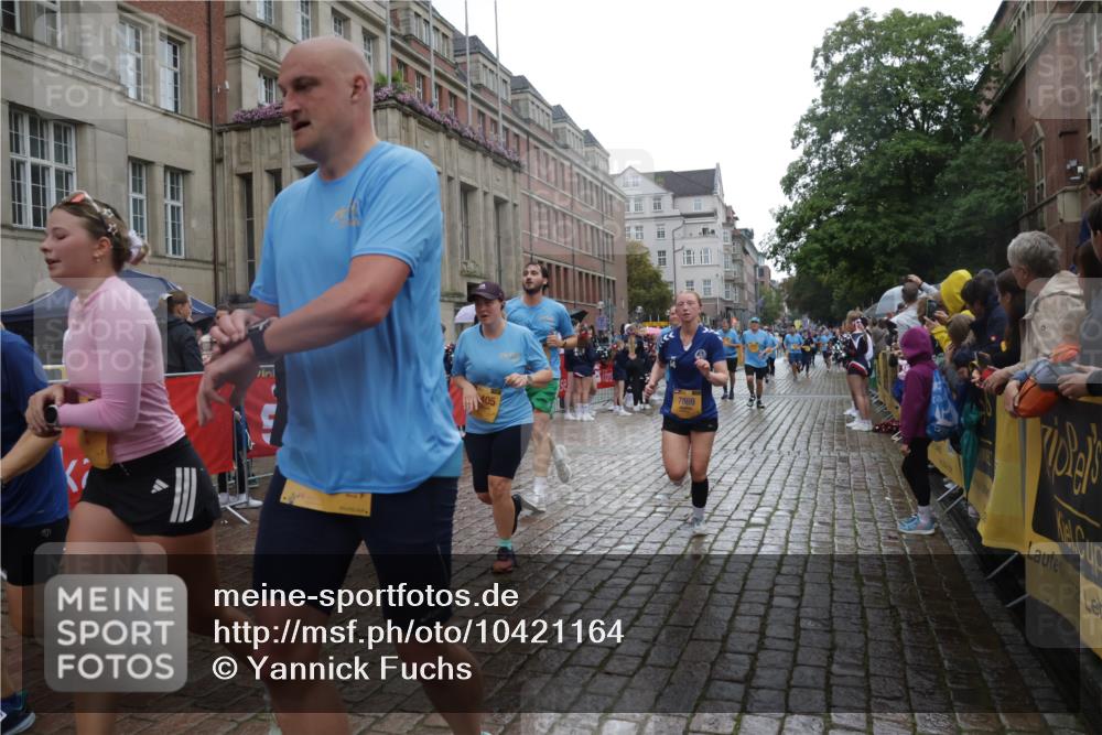 13.09.2026 - Kiel Lauf Yannick Fuchs http://msf.ph/oto/10421164 13.09.2026 10:53:41 Ziel 183, 661, 1199, 1424, 2225, 2433, 2692, 2843, 3027, 3498, 3922, 3962, 4249, 4515, 4633, 4657, 6712, 6761, 6926, 7021, 7132, 7467, 7571, 7599, 8003, 8642, 8821, 8987, 9198, 9471, 9677, 10002, 11537, 11912, 12088, 12404, 168, 207, 373, 1757, 2174, 2336, 2859, 3153, 3498, 3500, 4005, 4196, 5285, 5691, 5766, 5769, 5788, 5924, 6055, 6104, 6181, 6374, 6543, 6821, 7132, 7365, 7649, 7869, 8422, 8483, 8518, 10276, 10367, 11097, 11166, 11253, 11556, 12380, 2683, 3886 meine-sportfotos.de