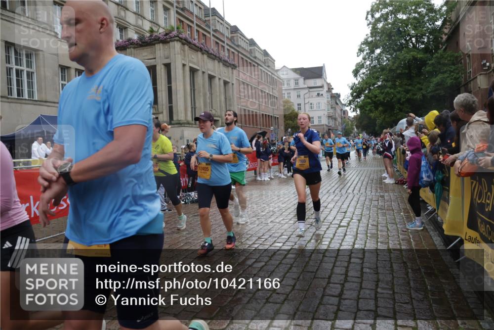 13.09.2026 - Kiel Lauf Yannick Fuchs http://msf.ph/oto/10421166 13.09.2026 10:53:41 Ziel 183, 661, 1199, 1424, 2225, 2433, 2692, 2843, 3027, 3498, 3922, 3962, 4249, 4515, 4633, 4657, 6712, 6761, 6926, 7021, 7132, 7467, 7571, 7599, 8003, 8642, 8821, 8987, 9198, 9471, 9677, 10002, 11537, 11912, 12088, 12404, 168, 207, 373, 1757, 2174, 2336, 2859, 3153, 3498, 3500, 4005, 4196, 5285, 5691, 5766, 5769, 5788, 5924, 6055, 6104, 6181, 6374, 6543, 6821, 7132, 7365, 7649, 7869, 8422, 8483, 8518, 10276, 10367, 11097, 11166, 11253, 11556, 12380, 2683, 3886 meine-sportfotos.de