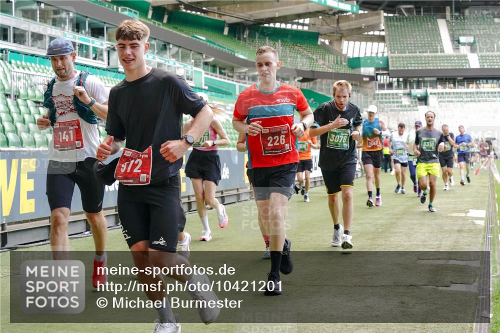 13.09.2026 - 21. swb-Marathon Bremen Michael Burmester http://msf.ph/oto/10421201 13.09.2026 12:59:14 Laufen im Stadion 141, 148, 191, 226, 232, 260, 342, 511, 672, 745, 789, 790, 972, 1080, 1119, 1166, 1191, 1199, 1209, 1281, 1493, 1494, 1516, 1642, 1647, 1931, 1933, 2046, 2088, 2210, 2289, 2343, 2367, 2397, 2425, 2481, 2517, 2570, 2577, 2771, 2806, 2807, 2827, 2885, 2899, 2914, 2953, 2961, 2979, 3015, 3021, 3098, 3120, 3124, 3138, 3148, 3186, 3190, 3233, 3273, 3319, 3338, 3435, 3516, 3531, 3534, 3560, 3652, 3655, 3695, 3861, 3930, 3933, 3934, 205 meine-sportfotos.de