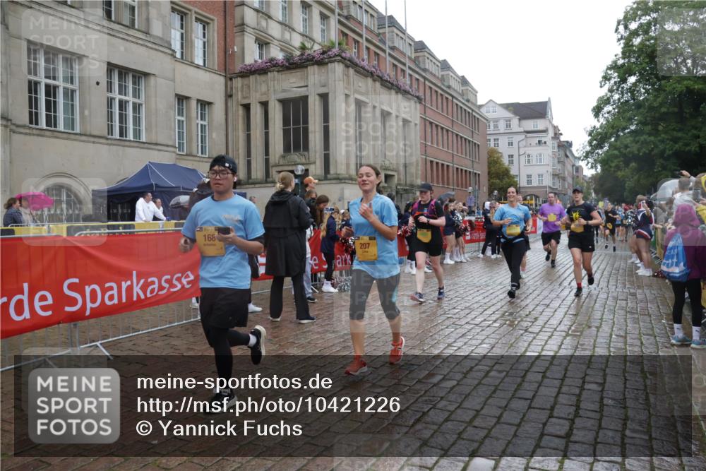 13.09.2026 - Kiel Lauf Yannick Fuchs http://msf.ph/oto/10421226 13.09.2026 10:53:54 Ziel 1117, 1424, 2033, 2683, 2843, 3092, 3817, 3822, 3886, 4045, 4101, 4249, 4276, 4581, 4633, 4701, 4867, 5073, 5203, 5427, 5431, 5506, 5626, 5650, 5675, 5678, 5884, 6297, 6394, 6761, 7144, 7467, 7518, 7695, 8610, 8639, 9124, 9666, 9705, 10146, 10766, 11486, 11897, 12404, 168, 183, 207, 661, 1199, 1424, 1757, 2225, 2433, 2692, 2859, 3027, 3498, 3922, 3962, 4005, 4515, 4633, 4657, 5285, 5766, 5769, 5788, 6543, 6821, 7021, 7132, 7365, 7649, 11166, 11253, 11537, 11556, 12380, 243 meine-sportfotos.de