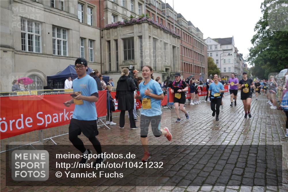 13.09.2026 - Kiel Lauf Yannick Fuchs http://msf.ph/oto/10421232 13.09.2026 10:53:55 Ziel 1117, 2033, 2683, 2843, 3092, 3817, 3822, 3886, 4045, 4101, 4249, 4276, 4581, 4701, 4867, 5073, 5203, 5427, 5431, 5506, 5626, 5650, 5675, 5678, 5884, 6297, 6394, 6761, 7144, 7518, 7695, 8610, 8639, 9124, 9666, 9705, 10146, 10766, 11486, 11897, 168, 183, 207, 661, 1199, 1424, 1757, 2225, 2433, 2692, 2843, 3027, 3498, 3922, 3962, 4005, 4249, 4515, 4633, 4657, 5285, 5766, 5769, 5788, 6543, 6821, 7021, 7132, 7365, 7649, 11166, 11537, 11556, 12380, 243 meine-sportfotos.de