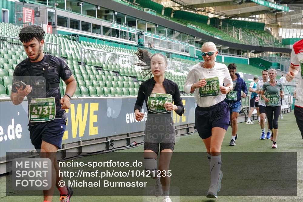 13.09.2026 - 21. swb-Marathon Bremen Michael Burmester http://msf.ph/oto/10421235 13.09.2026 13:22:05 Laufen im Stadion 128, 160, 211, 258, 343, 351, 423, 441, 571, 601, 620, 782, 851, 1060, 1094, 1157, 1158, 1177, 1259, 1316, 1344, 1417, 1439, 1518, 1657, 1669, 1676, 1691, 1729, 1808, 1846, 1883, 2139, 2201, 2258, 2278, 2290, 2394, 2395, 2414, 2437, 2504, 2519, 2551, 2588, 2619, 2632, 2652, 2660, 2685, 2711, 2736, 2828, 2954, 2964, 2995, 3004, 3010, 3022, 3034, 3070, 3074, 3144, 3225, 3351, 3530, 3682, 3784, 4020, 4406, 4407, 4431, 4584, 1506 meine-sportfotos.de
