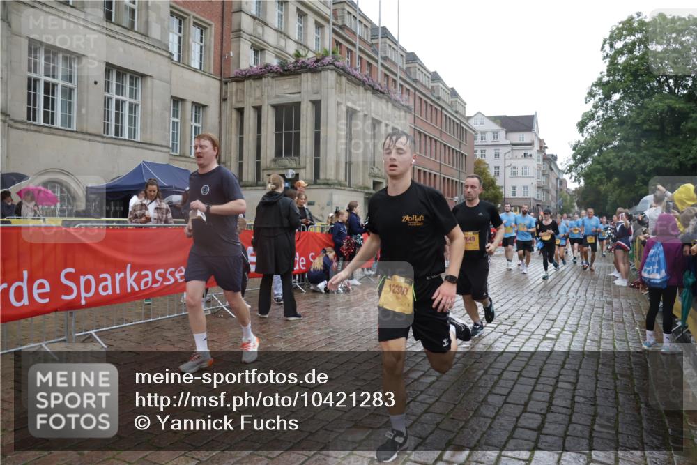 13.09.2026 - Kiel Lauf Yannick Fuchs http://msf.ph/oto/10421283 13.09.2026 10:53:59 Ziel 1117, 1740, 2033, 2683, 3024, 3092, 3269, 3817, 3822, 3886, 4045, 4101, 4276, 4581, 4701, 4867, 5203, 5431, 5506, 5621, 5626, 5650, 5675, 5678, 5680, 5884, 6297, 6394, 7144, 7518, 7535, 7695, 8610, 8639, 9088, 9124, 9517, 9618, 9666, 10119, 10146, 10766, 11486, 11897, 183, 661, 1199, 1424, 1757, 2225, 2433, 2692, 2843, 3027, 3498, 3817, 3922, 3962, 4249, 4515, 4633, 4657, 5073, 5285, 5427, 5766, 5769, 5788, 5884, 7021, 7132, 7365, 7649, 11166, 11537, 11556, 12380, 243 meine-sportfotos.de