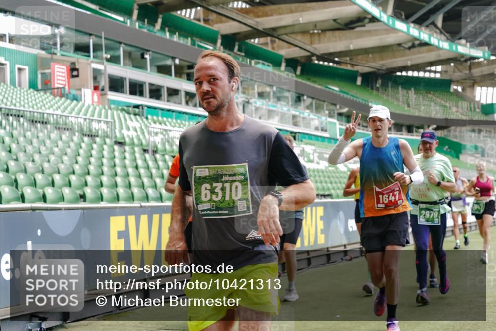 13.09.2026 - 21. swb-Marathon Bremen Michael Burmester http://msf.ph/oto/10421313 13.09.2026 12:59:18 Laufen im Stadion 141, 148, 191, 226, 232, 260, 342, 511, 672, 745, 789, 790, 972, 1080, 1119, 1166, 1191, 1199, 1209, 1281, 1493, 1494, 1516, 1642, 1647, 1931, 1933, 2088, 2210, 2289, 2343, 2367, 2397, 2425, 2481, 2517, 2570, 2577, 2686, 2771, 2806, 2807, 2827, 2885, 2899, 2914, 2953, 2961, 2979, 3015, 3021, 3098, 3120, 3124, 3138, 3148, 3186, 3190, 3233, 3273, 3338, 3435, 3516, 3531, 3534, 3560, 3652, 3655, 3695, 3861, 3930, 3933, 3934, 205 meine-sportfotos.de