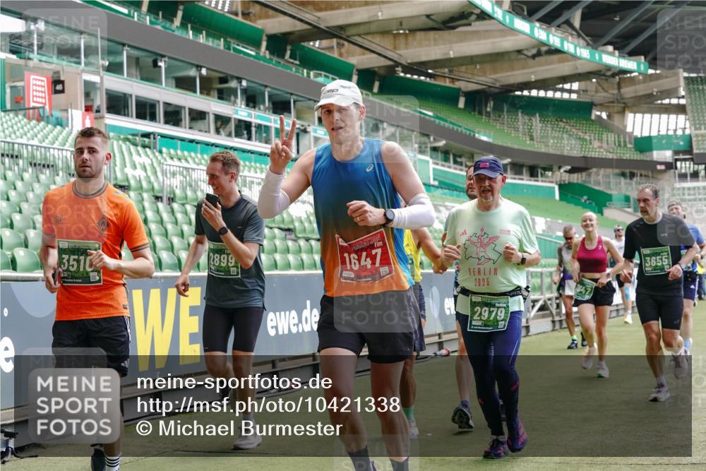 13.09.2026 - 21. swb-Marathon Bremen Michael Burmester http://msf.ph/oto/10421338 13.09.2026 12:59:19 Laufen im Stadion 141, 148, 191, 226, 232, 260, 342, 511, 672, 745, 789, 790, 972, 1080, 1119, 1166, 1191, 1199, 1209, 1281, 1493, 1494, 1516, 1642, 1647, 1931, 1933, 2088, 2210, 2289, 2343, 2367, 2397, 2425, 2481, 2517, 2570, 2577, 2686, 2771, 2806, 2807, 2827, 2885, 2899, 2914, 2953, 2961, 2979, 3015, 3021, 3098, 3120, 3124, 3138, 3148, 3186, 3190, 3233, 3273, 3338, 3435, 3516, 3531, 3534, 3560, 3652, 3655, 3695, 3861, 3930, 3933, 3934, 205 meine-sportfotos.de