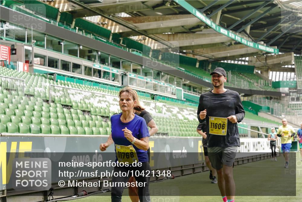 13.09.2026 - 21. swb-Marathon Bremen Michael Burmester http://msf.ph/oto/10421348 13.09.2026 10:44:48 Laufen im Stadion 10004, 10005, 10137, 10176, 10191, 10192, 10194, 10202, 10242, 10271, 10295, 10325, 10335, 10344, 10402, 10430, 10459, 10513, 10524, 10568, 10600, 10605, 10606, 10629, 10679, 10713, 10756, 10779, 10882, 10899, 10900, 10979, 10997, 10999, 11081, 11200, 11217, 11233, 11264, 11307, 11333, 11337, 11355, 11385, 11408, 11448, 11456, 11461, 11482, 11495, 11629, 11808, 11932, 11943, 12057, 12089, 12151, 12153, 12224, 12226, 12311, 12321, 12334, 12539 meine-sportfotos.de