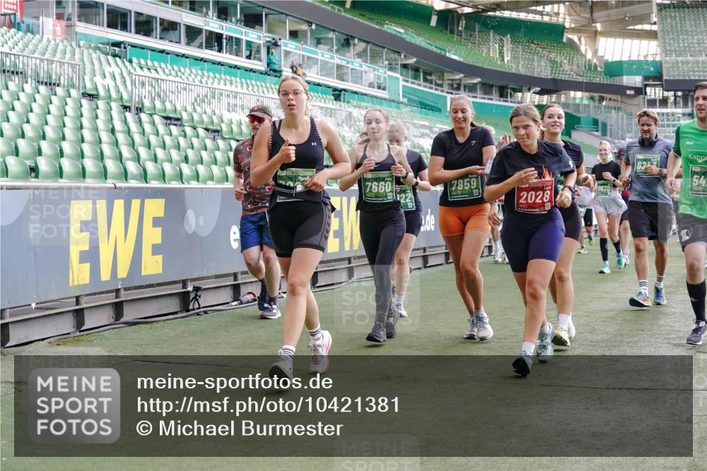 13.09.2026 - 21. swb-Marathon Bremen Michael Burmester http://msf.ph/oto/10421381 13.09.2026 13:22:11 Laufen im Stadion 128, 160, 211, 258, 343, 351, 423, 441, 571, 601, 620, 782, 851, 1060, 1094, 1157, 1158, 1177, 1259, 1316, 1344, 1417, 1439, 1518, 1657, 1669, 1676, 1691, 1729, 1808, 1846, 1883, 2139, 2201, 2213, 2258, 2278, 2290, 2414, 2504, 2526, 2551, 2619, 2632, 2652, 2660, 2685, 2711, 2736, 2828, 2954, 2964, 2995, 3004, 3010, 3022, 3034, 3070, 3074, 3144, 3225, 3351, 3530, 3682, 3784, 4020, 4054, 4406, 4407, 4431, 4584, 1506 meine-sportfotos.de