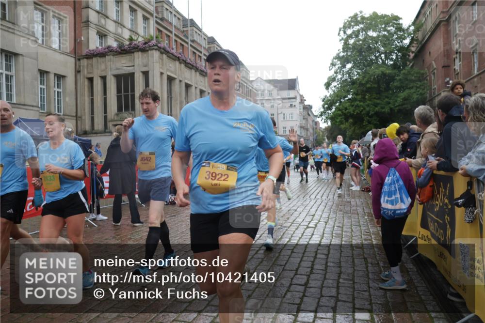 13.09.2026 - Kiel Lauf Yannick Fuchs http://msf.ph/oto/10421405 13.09.2026 10:54:12 Ziel 243, 548, 932, 1343, 1613, 1740, 1765, 2196, 2471, 2579, 2746, 3024, 3293, 3337, 3649, 3729, 4264, 4310, 4525, 4582, 4827, 5119, 5392, 5680, 6519, 6888, 7276, 7535, 8640, 8849, 8925, 9088, 9400, 9517, 9618, 9863, 10084, 10119, 10443, 11961, 12746, 183, 661, 1117, 1424, 2033, 2225, 2433, 2683, 2843, 3024, 3092, 3269, 3817, 3822, 3886, 3922, 3962, 4045, 4101, 4249, 4276, 4581, 4633, 4701, 4867, 5073, 5203, 5427, 5431, 5506, 5621, 5626, 5650, 5675, 5678, 5680, 5884, 7518, 183 meine-sportfotos.de
