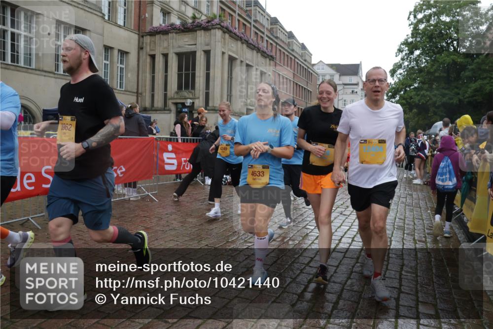 13.09.2026 - Kiel Lauf Yannick Fuchs http://msf.ph/oto/10421440 13.09.2026 10:54:18 Ziel 243, 394, 548, 932, 1343, 1613, 1765, 2196, 2471, 2579, 2746, 3293, 3337, 3729, 4246, 4310, 4525, 4582, 4827, 5318, 5392, 6519, 6888, 8328, 8640, 8849, 9400, 9655, 9863, 10443, 11961, 12746, 1117, 1424, 1740, 2033, 2683, 2843, 3024, 3092, 3269, 3649, 3817, 3822, 3886, 3962, 4045, 4101, 4249, 4264, 4276, 4581, 4633, 4701, 4867, 5073, 5119, 5203, 5392, 5427, 5431, 5506, 5621, 5626, 5650, 5675, 5678, 5680, 5884, 6519, 7276, 7518, 7535, 8925, 9088, 183 meine-sportfotos.de