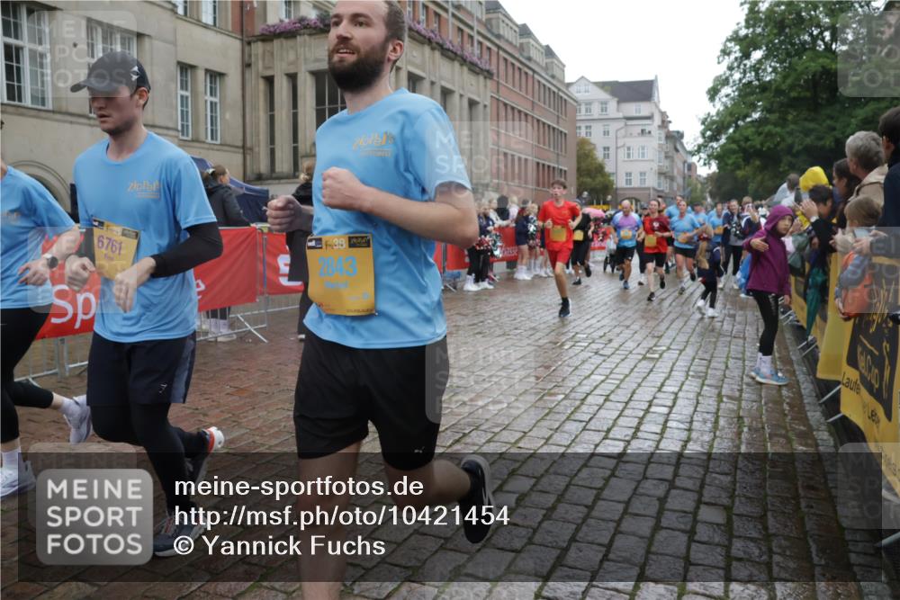 13.09.2026 - Kiel Lauf Yannick Fuchs http://msf.ph/oto/10421454 13.09.2026 10:54:19 Ziel 243, 394, 548, 932, 1343, 1613, 1765, 2196, 2259, 2471, 2579, 2746, 3293, 3337, 3729, 4246, 4310, 4525, 4582, 4827, 5318, 5578, 6571, 6888, 8328, 8640, 8849, 9400, 9655, 9863, 10049, 10443, 11961, 12746, 1117, 1424, 1740, 2033, 2683, 2746, 2843, 3024, 3092, 3269, 3649, 3817, 3822, 3886, 4045, 4101, 4249, 4264, 4276, 4525, 4581, 4633, 4701, 4867, 5073, 5119, 5203, 5392, 5427, 5431, 5506, 5621, 5626, 5650, 5675, 5678, 5680, 5884, 6519, 7276, 7518, 7535, 8925, 9088, 183 meine-sportfotos.de