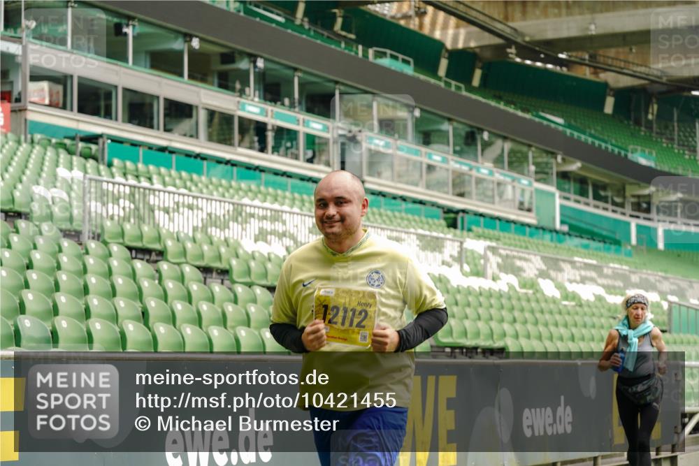13.09.2026 - 21. swb-Marathon Bremen Michael Burmester http://msf.ph/oto/10421455 13.09.2026 10:44:55 Laufen im Stadion 10137, 10176, 10191, 10192, 10194, 10202, 10242, 10295, 10325, 10335, 10344, 10430, 10459, 10513, 10524, 10568, 10600, 10605, 10606, 10629, 10651, 10679, 10713, 10756, 10779, 10882, 10899, 10900, 10979, 10997, 10999, 11081, 11200, 11217, 11233, 11264, 11307, 11333, 11337, 11355, 11385, 11408, 11448, 11456, 11461, 11482, 11495, 11629, 11808, 11932, 11943, 12057, 12089, 12151, 12153, 12177, 12178, 12224, 12226, 12311, 12321, 12334, 12539, 10148 meine-sportfotos.de