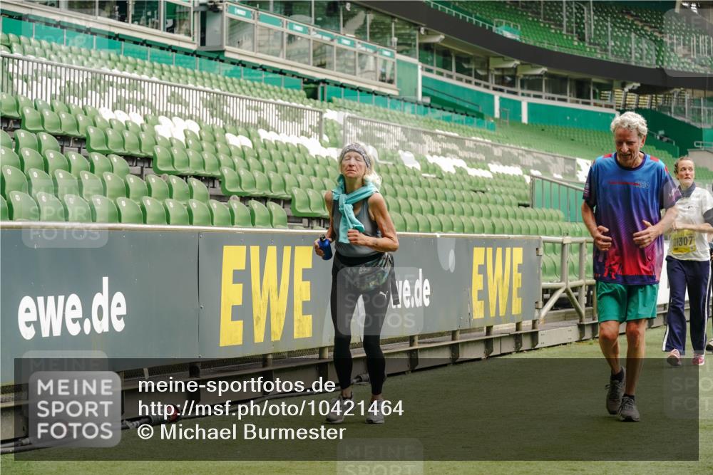 13.09.2026 - 21. swb-Marathon Bremen Michael Burmester http://msf.ph/oto/10421464 13.09.2026 10:44:57 Laufen im Stadion 10137, 10176, 10191, 10192, 10194, 10202, 10242, 10295, 10325, 10335, 10344, 10430, 10459, 10513, 10524, 10568, 10600, 10605, 10606, 10629, 10651, 10679, 10713, 10756, 10779, 10882, 10899, 10900, 10979, 10997, 10999, 11081, 11200, 11217, 11233, 11264, 11307, 11333, 11337, 11355, 11385, 11408, 11448, 11456, 11461, 11495, 11629, 11808, 11932, 11943, 12057, 12089, 12151, 12153, 12177, 12178, 12224, 12226, 12311, 12321, 12334, 12539, 10148 meine-sportfotos.de