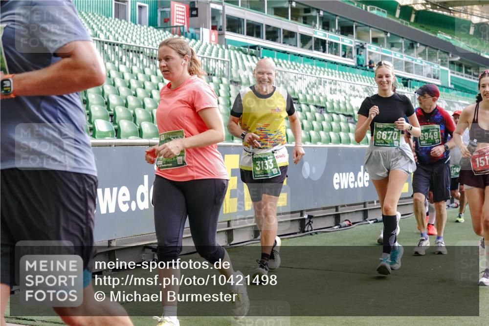 13.09.2026 - 21. swb-Marathon Bremen Michael Burmester http://msf.ph/oto/10421498 13.09.2026 13:22:16 Laufen im Stadion 128, 160, 211, 258, 343, 351, 423, 441, 571, 601, 620, 782, 851, 892, 1060, 1094, 1157, 1158, 1177, 1178, 1259, 1316, 1344, 1417, 1518, 1657, 1669, 1676, 1691, 1729, 1746, 1788, 1808, 1883, 2201, 2213, 2258, 2290, 2414, 2475, 2504, 2526, 2551, 2619, 2632, 2652, 2660, 2685, 2711, 2736, 2828, 2954, 2964, 2995, 3010, 3022, 3034, 3070, 3074, 3144, 3225, 3347, 3351, 3505, 3530, 3682, 3784, 4020, 4054, 4406, 4407, 4431, 4584, 1506 meine-sportfotos.de