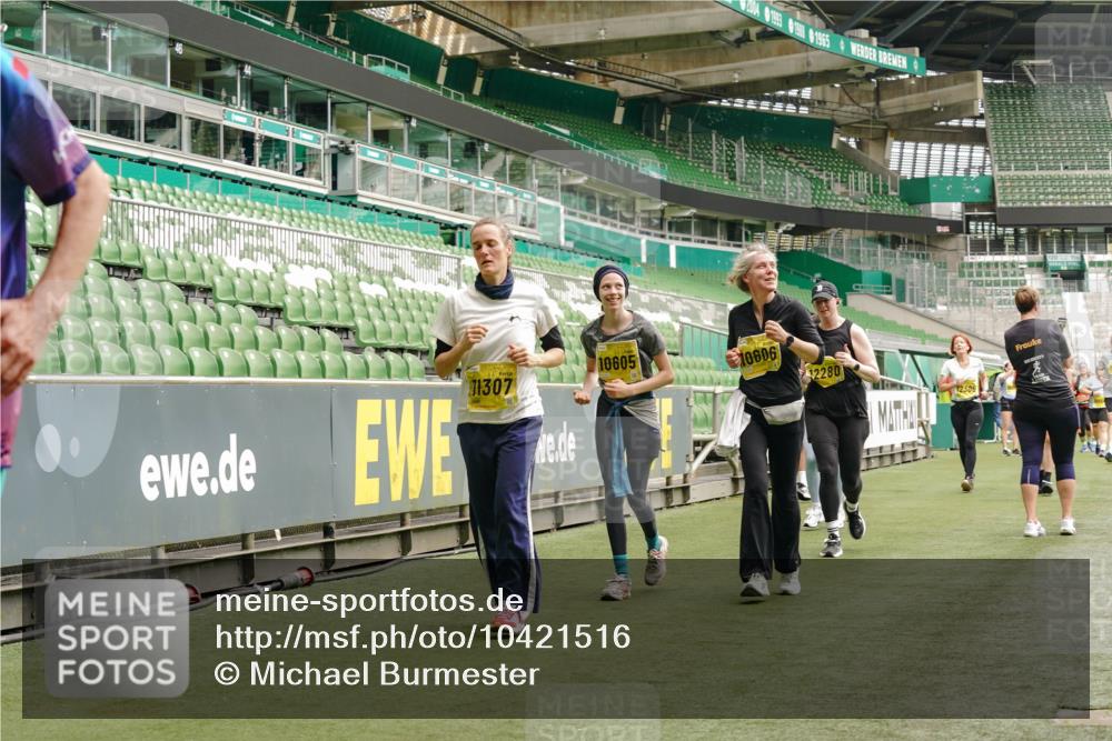 13.09.2026 - 21. swb-Marathon Bremen Michael Burmester http://msf.ph/oto/10421516 13.09.2026 10:45:01 Laufen im Stadion 10137, 10176, 10191, 10192, 10194, 10202, 10242, 10295, 10325, 10335, 10344, 10430, 10459, 10513, 10524, 10568, 10600, 10605, 10606, 10629, 10651, 10679, 10713, 10756, 10779, 10882, 10979, 10997, 10999, 11081, 11200, 11233, 11307, 11309, 11333, 11337, 11355, 11385, 11408, 11448, 11456, 11495, 11629, 11808, 11932, 11943, 12057, 12089, 12151, 12153, 12177, 12178, 12224, 12226, 12311, 12321, 12334, 12539, 10148 meine-sportfotos.de