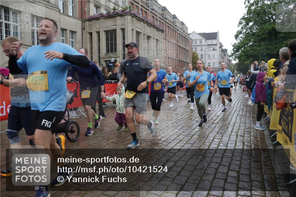 13.09.2026 - Kiel Lauf Yannick Fuchs http://msf.ph/oto/10421524 13.09.2026 10:54:28 Ziel 394, 1127, 1287, 2259, 4246, 4502, 5318, 5560, 5578, 6063, 6166, 6208, 6571, 6887, 7558, 8328, 8711, 9462, 9633, 9655, 10049, 11156, 11529, 12526, 12710, 243, 548, 932, 1343, 1613, 1740, 1765, 2196, 2471, 2579, 2683, 2746, 3024, 3269, 3293, 3337, 3649, 3729, 3886, 4045, 4101, 4264, 4276, 4310, 4525, 4581, 4582, 4827, 4867, 5119, 5392, 5506, 5621, 5626, 5650, 5675, 5678, 5680, 6519, 6888, 7276, 7518, 7535, 8640, 8849, 8925, 9088, 9400, 396 meine-sportfotos.de