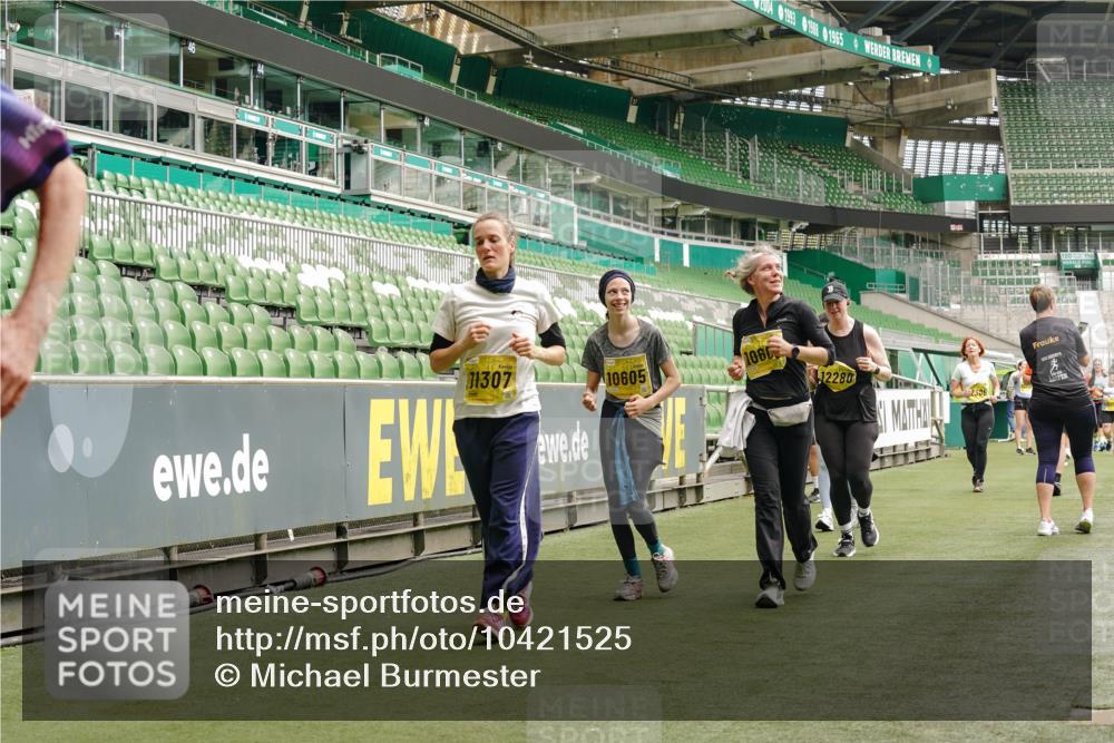 13.09.2026 - 21. swb-Marathon Bremen Michael Burmester http://msf.ph/oto/10421525 13.09.2026 10:45:01 Laufen im Stadion 10137, 10176, 10191, 10192, 10194, 10202, 10242, 10295, 10325, 10335, 10344, 10430, 10459, 10513, 10524, 10568, 10600, 10605, 10606, 10629, 10651, 10679, 10713, 10756, 10779, 10882, 10979, 10997, 10999, 11081, 11200, 11233, 11307, 11309, 11333, 11337, 11355, 11385, 11408, 11448, 11456, 11495, 11629, 11808, 11932, 11943, 12057, 12089, 12151, 12153, 12177, 12178, 12224, 12226, 12311, 12321, 12334, 12539, 10148 meine-sportfotos.de
