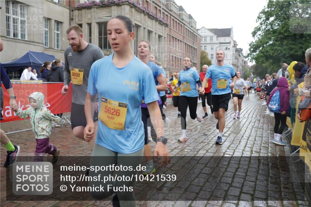 13.09.2026 - Kiel Lauf Yannick Fuchs http://msf.ph/oto/10421539 13.09.2026 10:54:29 Ziel 394, 1127, 1287, 2259, 2506, 4246, 4502, 5318, 5560, 5578, 6063, 6166, 6208, 6571, 6887, 7558, 8328, 8711, 8867, 9462, 9633, 9655, 10049, 11156, 11529, 12526, 12710, 243, 394, 548, 932, 1343, 1613, 1740, 1765, 2196, 2471, 2579, 2683, 2746, 3024, 3269, 3293, 3337, 3649, 3729, 3886, 4045, 4101, 4264, 4276, 4310, 4525, 4581, 4582, 4827, 4867, 5119, 5392, 5506, 5621, 5626, 5650, 5675, 5678, 5680, 6519, 6888, 7276, 7518, 7535, 8640, 8849, 8925, 9088, 9400, 396 meine-sportfotos.de
