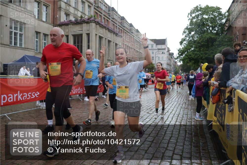 13.09.2026 - Kiel Lauf Yannick Fuchs http://msf.ph/oto/10421572 13.09.2026 10:54:32 Ziel 1127, 1287, 2259, 2506, 4502, 5560, 5578, 5821, 6063, 6166, 6208, 6571, 6887, 7558, 8328, 8542, 8711, 8867, 9462, 9633, 9655, 10049, 11156, 11529, 11760, 12526, 12529, 12710, 243, 394, 548, 932, 1343, 1613, 1740, 1765, 2196, 2471, 2579, 2746, 3024, 3269, 3293, 3337, 3649, 3729, 3886, 4101, 4246, 4264, 4310, 4525, 4581, 4582, 4827, 4867, 5119, 5318, 5392, 5621, 5675, 5678, 5680, 6519, 6888, 7276, 7518, 7535, 8328, 8640, 8849, 8925, 9088, 9400, 396 meine-sportfotos.de