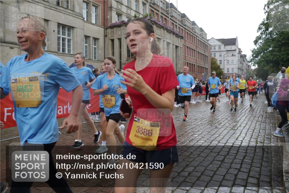 13.09.2026 - Kiel Lauf Yannick Fuchs http://msf.ph/oto/10421590 13.09.2026 10:54:33 Ziel 1127, 1287, 2259, 2506, 4502, 5560, 5578, 5821, 6063, 6166, 6208, 6571, 6887, 6889, 7558, 8542, 8711, 8867, 9297, 9462, 9633, 10015, 10049, 11156, 11529, 11760, 12526, 12529, 12710, 243, 394, 548, 932, 1343, 1613, 1740, 1765, 2196, 2471, 2579, 2746, 3024, 3269, 3293, 3337, 3649, 3729, 3886, 4101, 4246, 4264, 4310, 4525, 4581, 4582, 4827, 4867, 5119, 5318, 5392, 5621, 5675, 5678, 5680, 6519, 6888, 7276, 7518, 7535, 8328, 8640, 8849, 8925, 9088, 9400, 396, 454 meine-sportfotos.de