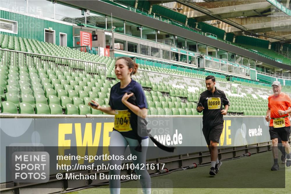 13.09.2026 - 21. swb-Marathon Bremen Michael Burmester http://msf.ph/oto/10421617 13.09.2026 10:45:07 Laufen im Stadion 10137, 10176, 10191, 10192, 10194, 10202, 10242, 10295, 10325, 10335, 10344, 10430, 10459, 10472, 10513, 10524, 10568, 10600, 10605, 10606, 10629, 10651, 10679, 10713, 10756, 10779, 10882, 10979, 10997, 10999, 11081, 11200, 11233, 11307, 11309, 11337, 11355, 11367, 11385, 11408, 11495, 11629, 11709, 11808, 11821, 11932, 11943, 12057, 12089, 12151, 12153, 12177, 12178, 12224, 12226, 12311, 12321, 12334, 12539, 10148, 10330 meine-sportfotos.de