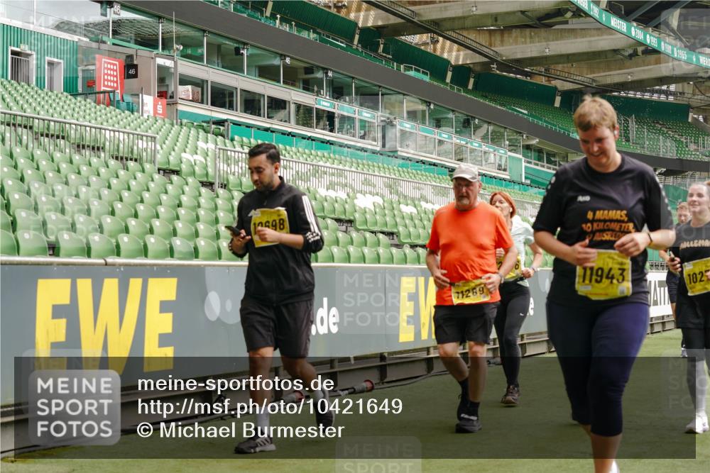 13.09.2026 - 21. swb-Marathon Bremen Michael Burmester http://msf.ph/oto/10421649 13.09.2026 10:45:08 Laufen im Stadion 10137, 10176, 10191, 10192, 10194, 10202, 10242, 10295, 10325, 10335, 10344, 10430, 10459, 10472, 10513, 10524, 10568, 10600, 10605, 10606, 10629, 10651, 10679, 10713, 10756, 10779, 10882, 10979, 10997, 10999, 11081, 11200, 11233, 11307, 11309, 11355, 11367, 11385, 11408, 11495, 11629, 11709, 11808, 11821, 11932, 11943, 12057, 12089, 12151, 12153, 12177, 12178, 12224, 12226, 12311, 12321, 12334, 12539, 10148, 10330 meine-sportfotos.de