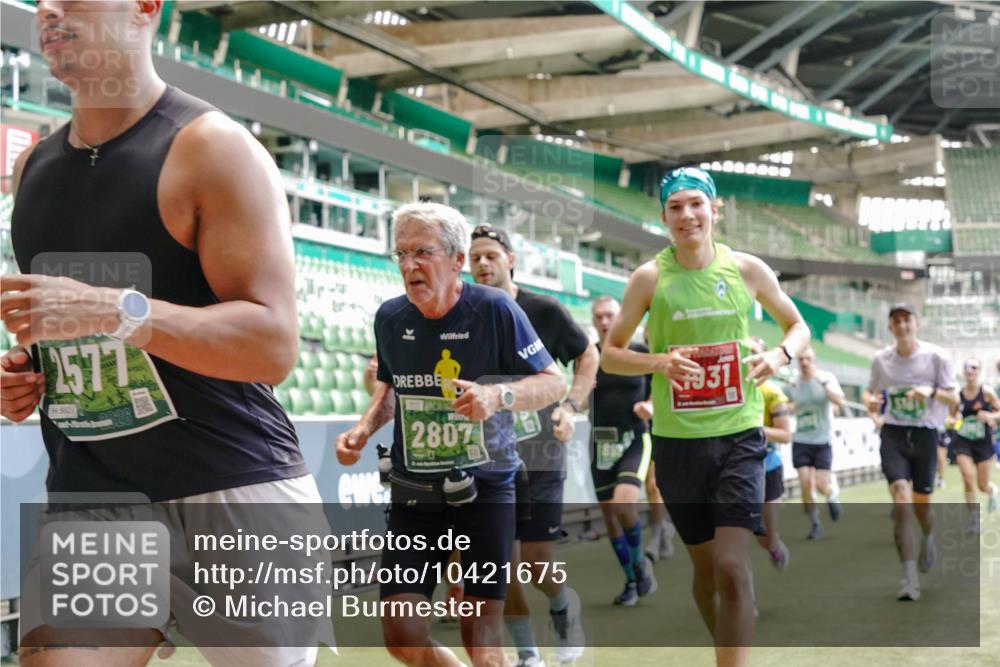 13.09.2026 - 21. swb-Marathon Bremen Michael Burmester http://msf.ph/oto/10421675 13.09.2026 12:59:34 Laufen im Stadion 135, 141, 148, 191, 226, 232, 260, 342, 511, 651, 672, 745, 972, 1080, 1166, 1209, 1281, 1368, 1493, 1494, 1516, 1642, 1647, 1650, 1861, 1931, 1933, 1935, 1963, 2088, 2210, 2289, 2293, 2306, 2322, 2343, 2367, 2425, 2481, 2517, 2570, 2577, 2686, 2771, 2806, 2807, 2827, 2885, 2899, 2914, 2953, 2961, 2979, 3015, 3021, 3076, 3098, 3105, 3120, 3124, 3145, 3148, 3190, 3233, 3273, 3338, 3354, 3435, 3480, 3516, 3531, 3560, 3652, 3729, 3855, 3861, 3930, 3933, 3934, 205 meine-sportfotos.de