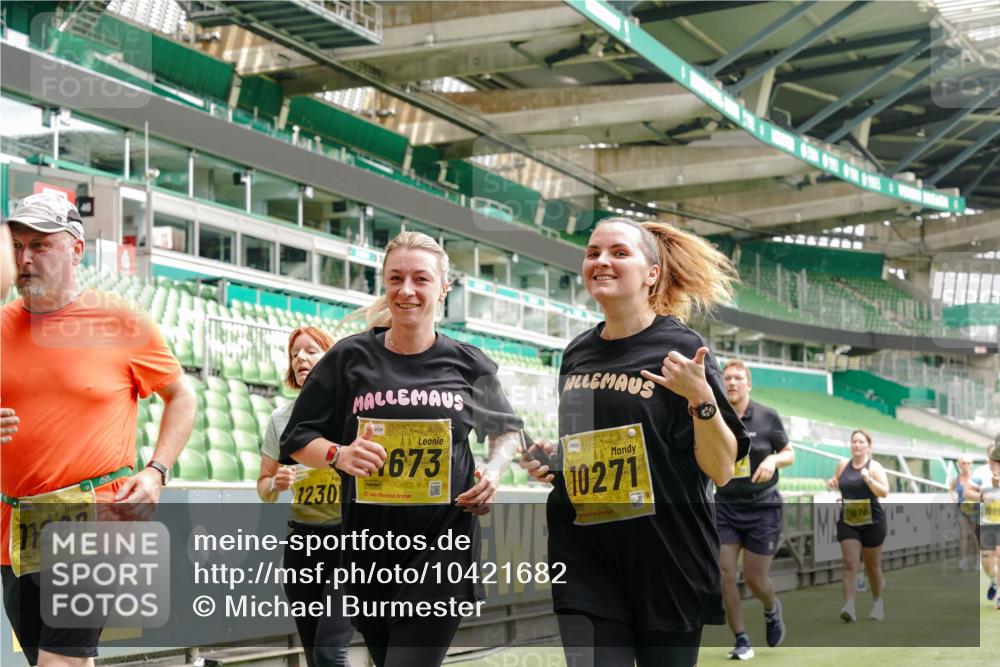 13.09.2026 - 21. swb-Marathon Bremen Michael Burmester http://msf.ph/oto/10421682 13.09.2026 10:45:11 Laufen im Stadion 10137, 10176, 10191, 10192, 10194, 10202, 10242, 10295, 10325, 10344, 10430, 10459, 10472, 10513, 10524, 10568, 10600, 10629, 10651, 10679, 10713, 10756, 10779, 10882, 10979, 10997, 10999, 11081, 11200, 11233, 11307, 11309, 11355, 11367, 11385, 11408, 11495, 11629, 11709, 11808, 11821, 11932, 11943, 12057, 12089, 12151, 12153, 12177, 12178, 12224, 12226, 12311, 12321, 12334, 12539, 10148, 10330 meine-sportfotos.de