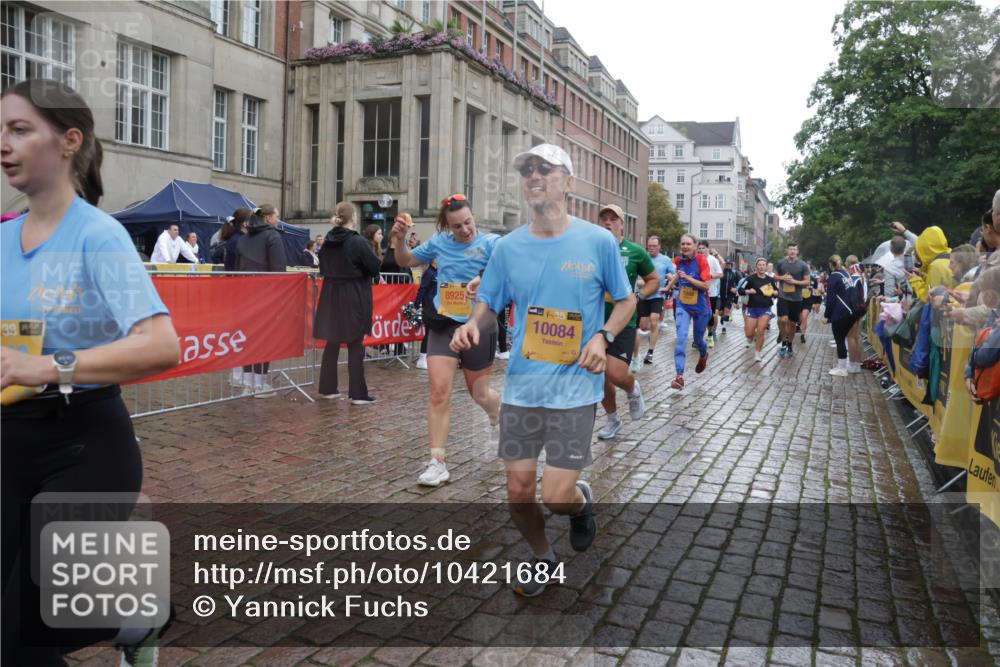 13.09.2026 - Kiel Lauf Yannick Fuchs http://msf.ph/oto/10421684 13.09.2026 10:54:40 Ziel 796, 1063, 1287, 1940, 2506, 3939, 4091, 4502, 4772, 4938, 5302, 5821, 5923, 6166, 6889, 7046, 8222, 8484, 8542, 8867, 9297, 9424, 9462, 9633, 10015, 10740, 11156, 11529, 11760, 12268, 12526, 12529, 12710, 243, 394, 548, 932, 1127, 1343, 1613, 1765, 2196, 2259, 2471, 2579, 2746, 3293, 3337, 3649, 3729, 4246, 4264, 4310, 4525, 4582, 4827, 5119, 5318, 5392, 5560, 5578, 6063, 6208, 6519, 6571, 6887, 6888, 7276, 7558, 8328, 8640, 8711, 8849, 8925, 9400, 396, 454 meine-sportfotos.de