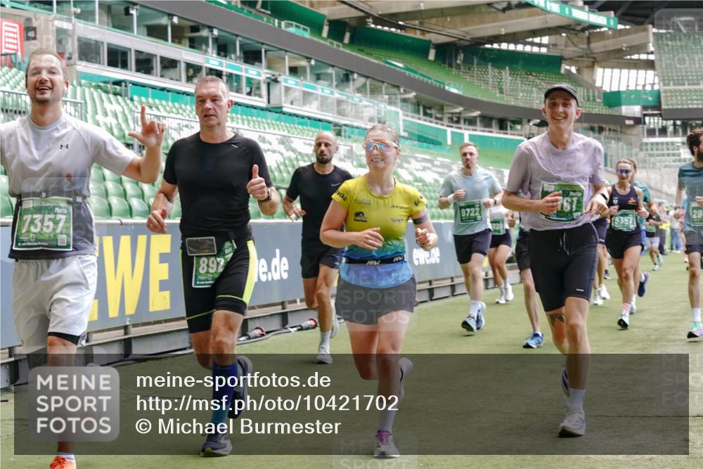 13.09.2026 - 21. swb-Marathon Bremen Michael Burmester http://msf.ph/oto/10421702 13.09.2026 12:59:35 Laufen im Stadion 135, 141, 148, 191, 226, 232, 260, 342, 511, 651, 745, 972, 1080, 1166, 1209, 1281, 1368, 1493, 1494, 1516, 1642, 1650, 1861, 1931, 1933, 1935, 1963, 2088, 2210, 2289, 2293, 2306, 2322, 2343, 2367, 2425, 2481, 2517, 2570, 2577, 2686, 2771, 2806, 2807, 2827, 2885, 2899, 2914, 2953, 2961, 2979, 3015, 3021, 3076, 3098, 3105, 3120, 3124, 3145, 3148, 3190, 3233, 3273, 3338, 3354, 3435, 3480, 3516, 3531, 3560, 3652, 3729, 3855, 3861, 3930, 3933, 3934, 205 meine-sportfotos.de