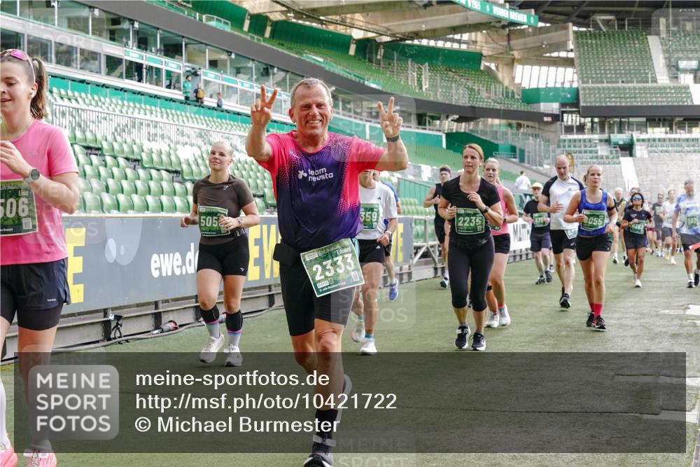 13.09.2026 - 21. swb-Marathon Bremen Michael Burmester http://msf.ph/oto/10421722 13.09.2026 13:22:26 Laufen im Stadion 128, 160, 211, 258, 343, 351, 423, 441, 571, 601, 609, 620, 708, 782, 851, 892, 1060, 1094, 1157, 1158, 1177, 1178, 1259, 1316, 1331, 1344, 1417, 1518, 1657, 1669, 1676, 1691, 1729, 1746, 1788, 1808, 1883, 2213, 2290, 2414, 2433, 2475, 2504, 2526, 2551, 2619, 2632, 2652, 2660, 2685, 2711, 2736, 2828, 2954, 2964, 2995, 3010, 3022, 3034, 3144, 3225, 3252, 3347, 3351, 3505, 3530, 3559, 3682, 3727, 3784, 4020, 4054, 4231, 4406, 4407, 4431, 4467, 4584, 1506 meine-sportfotos.de