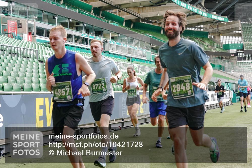 13.09.2026 - 21. swb-Marathon Bremen Michael Burmester http://msf.ph/oto/10421728 13.09.2026 12:59:38 Laufen im Stadion 135, 148, 191, 226, 232, 260, 342, 651, 745, 972, 1080, 1166, 1209, 1281, 1368, 1493, 1494, 1516, 1642, 1650, 1861, 1931, 1935, 1963, 2088, 2210, 2289, 2293, 2306, 2322, 2343, 2367, 2425, 2481, 2517, 2570, 2577, 2686, 2771, 2806, 2807, 2827, 2885, 2899, 2914, 2953, 2961, 2979, 3015, 3021, 3076, 3098, 3105, 3120, 3124, 3145, 3148, 3190, 3233, 3273, 3354, 3435, 3480, 3516, 3531, 3560, 3652, 3729, 3855, 3861, 3930, 3933, 3934, 205 meine-sportfotos.de