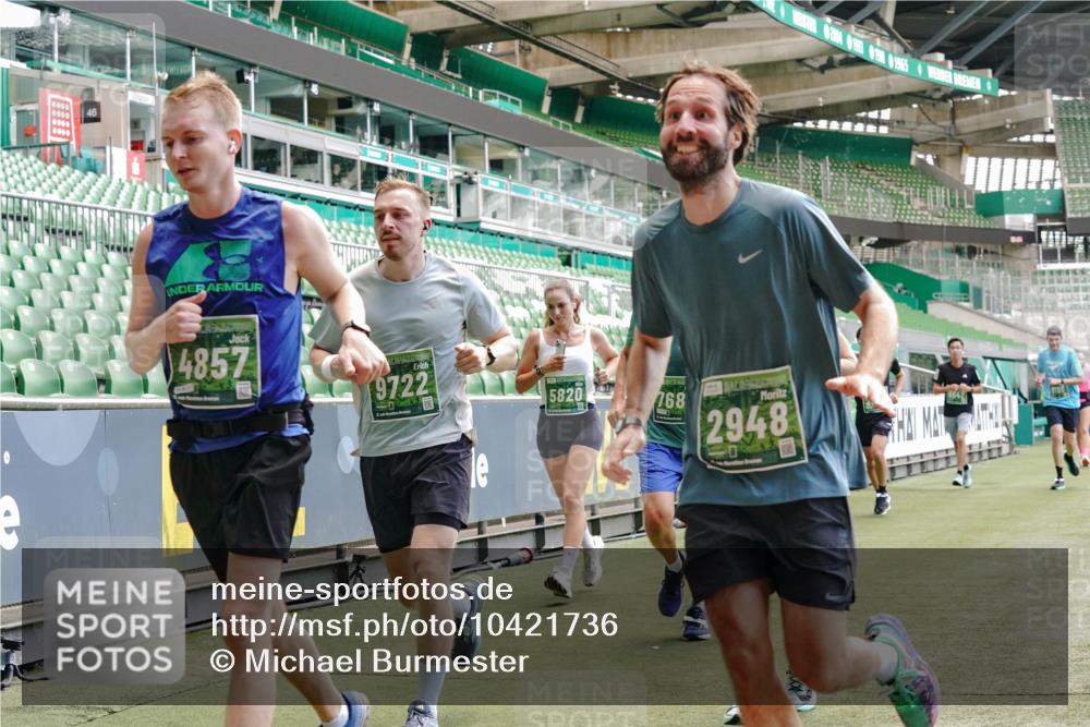 13.09.2026 - 21. swb-Marathon Bremen Michael Burmester http://msf.ph/oto/10421736 13.09.2026 12:59:38 Laufen im Stadion 135, 148, 191, 226, 232, 260, 342, 651, 745, 972, 1080, 1166, 1209, 1281, 1368, 1493, 1494, 1516, 1642, 1650, 1861, 1931, 1935, 1963, 2088, 2210, 2289, 2293, 2306, 2322, 2343, 2367, 2425, 2481, 2517, 2570, 2577, 2686, 2771, 2806, 2807, 2827, 2885, 2899, 2914, 2953, 2961, 2979, 3015, 3021, 3076, 3098, 3105, 3120, 3124, 3145, 3148, 3190, 3233, 3273, 3354, 3435, 3480, 3516, 3531, 3560, 3652, 3729, 3855, 3861, 3930, 3933, 3934, 205 meine-sportfotos.de