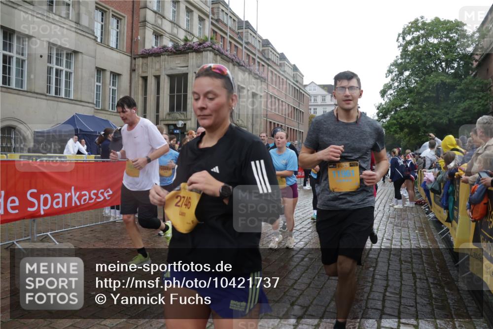13.09.2026 - Kiel Lauf Yannick Fuchs http://msf.ph/oto/10421737 13.09.2026 10:54:44 Ziel 396, 459, 796, 1063, 1619, 1659, 1940, 2506, 3162, 3511, 3939, 3950, 4091, 4772, 4938, 5302, 5521, 5770, 5821, 5923, 6889, 7046, 7696, 8222, 8374, 8484, 8542, 8867, 9297, 9424, 10015, 10134, 10740, 11760, 12268, 12529, 243, 394, 548, 932, 1127, 1287, 1343, 1613, 1765, 2196, 2259, 2471, 2506, 2579, 2746, 3293, 3337, 3729, 4246, 4310, 4502, 4525, 4582, 4827, 5318, 5560, 5578, 6063, 6166, 6208, 6571, 6887, 6888, 7558, 8328, 8640, 8711, 8849, 9400, 9462, 9633, 454, 3084, 243 meine-sportfotos.de