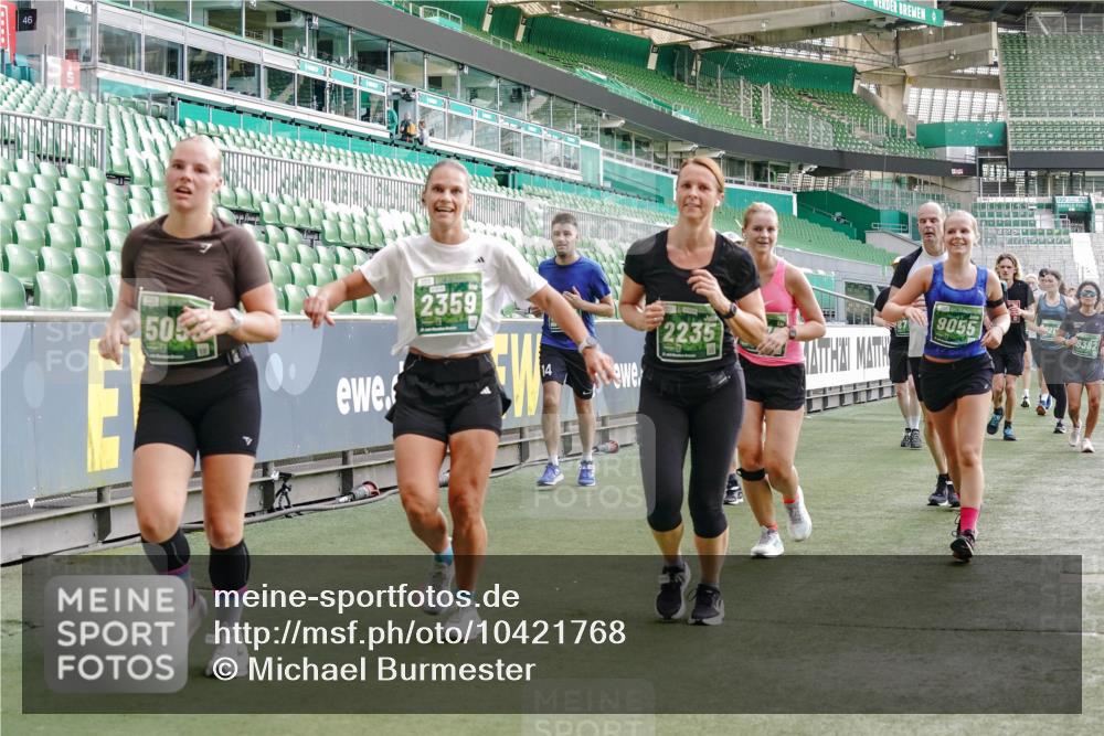 13.09.2026 - 21. swb-Marathon Bremen Michael Burmester http://msf.ph/oto/10421768 13.09.2026 13:22:28 Laufen im Stadion 128, 160, 211, 258, 343, 351, 423, 441, 533, 571, 601, 609, 620, 708, 782, 851, 892, 1060, 1094, 1157, 1158, 1177, 1178, 1259, 1316, 1331, 1344, 1417, 1518, 1657, 1669, 1676, 1691, 1729, 1746, 1788, 1883, 2213, 2290, 2414, 2433, 2475, 2504, 2526, 2551, 2619, 2632, 2652, 2660, 2685, 2711, 2736, 2828, 2954, 2964, 2995, 3010, 3022, 3034, 3144, 3225, 3252, 3347, 3351, 3505, 3530, 3559, 3682, 3727, 3784, 4020, 4054, 4231, 4406, 4407, 4431, 4467, 4584, 1506 meine-sportfotos.de