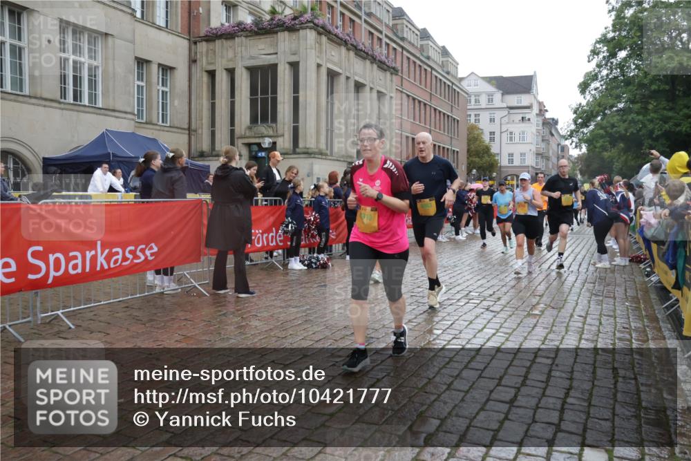 13.09.2026 - Kiel Lauf Yannick Fuchs http://msf.ph/oto/10421777 13.09.2026 10:54:47 Ziel 396, 459, 796, 1063, 1619, 1659, 1940, 2747, 3162, 3511, 3939, 3950, 4091, 4772, 4938, 5302, 5521, 5770, 5821, 5890, 5923, 6842, 6889, 7046, 7419, 7696, 8222, 8374, 8484, 8519, 8542, 9297, 9424, 10015, 10134, 10740, 12268, 12529, 243, 394, 548, 932, 1127, 1287, 1343, 1613, 1765, 2196, 2259, 2506, 3337, 3729, 4246, 4310, 4502, 4827, 5318, 5560, 5578, 6063, 6166, 6208, 6571, 6887, 6888, 7558, 8328, 8640, 8711, 9462, 9633, 454, 1815, 1973, 3084, 243 meine-sportfotos.de