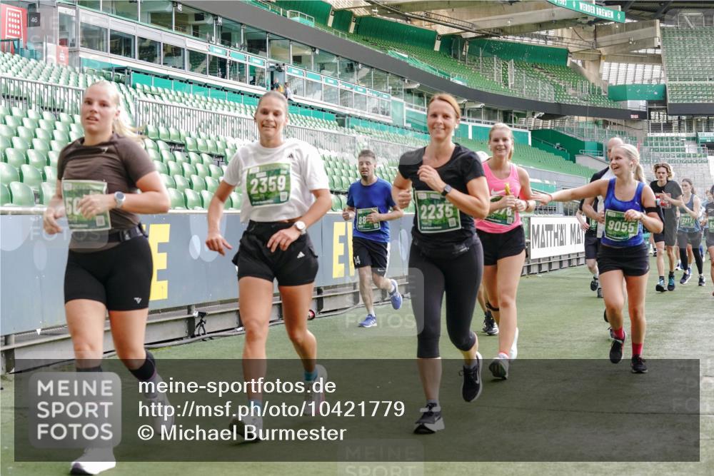 13.09.2026 - 21. swb-Marathon Bremen Michael Burmester http://msf.ph/oto/10421779 13.09.2026 13:22:28 Laufen im Stadion 128, 160, 211, 258, 343, 351, 423, 441, 533, 571, 601, 609, 620, 708, 782, 851, 892, 1060, 1094, 1157, 1158, 1177, 1178, 1259, 1316, 1331, 1344, 1417, 1518, 1657, 1669, 1676, 1691, 1729, 1746, 1788, 1883, 2213, 2290, 2414, 2433, 2475, 2504, 2526, 2551, 2619, 2632, 2652, 2660, 2685, 2711, 2736, 2828, 2954, 2964, 2995, 3010, 3022, 3034, 3144, 3225, 3252, 3347, 3351, 3505, 3530, 3559, 3682, 3727, 3784, 4020, 4054, 4231, 4406, 4407, 4431, 4467, 4584, 1506 meine-sportfotos.de