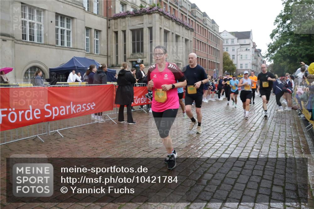 13.09.2026 - Kiel Lauf Yannick Fuchs http://msf.ph/oto/10421784 13.09.2026 10:54:47 Ziel 396, 459, 796, 1063, 1619, 1659, 1940, 2747, 3162, 3511, 3939, 3950, 4091, 4772, 4938, 5302, 5521, 5770, 5821, 5890, 5923, 6842, 6889, 7046, 7419, 7696, 8222, 8374, 8484, 8519, 8542, 9297, 9424, 10015, 10134, 10740, 12268, 12529, 243, 394, 548, 932, 1127, 1287, 1343, 1613, 1765, 2196, 2259, 2506, 3337, 3729, 4246, 4310, 4502, 4827, 5318, 5560, 5578, 6063, 6166, 6208, 6571, 6887, 6888, 7558, 8328, 8640, 8711, 9462, 9633, 454, 1815, 1973, 3084, 243 meine-sportfotos.de