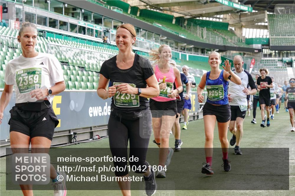13.09.2026 - 21. swb-Marathon Bremen Michael Burmester http://msf.ph/oto/10421804 13.09.2026 13:22:29 Laufen im Stadion 128, 160, 211, 258, 343, 351, 423, 441, 533, 571, 601, 609, 708, 782, 851, 892, 1060, 1094, 1157, 1158, 1177, 1178, 1259, 1316, 1331, 1344, 1417, 1518, 1657, 1669, 1676, 1691, 1729, 1746, 1788, 1883, 2213, 2290, 2414, 2433, 2475, 2504, 2526, 2551, 2619, 2632, 2652, 2660, 2685, 2711, 2828, 2954, 2964, 2995, 3010, 3022, 3034, 3144, 3225, 3252, 3347, 3351, 3505, 3530, 3559, 3682, 3727, 3784, 4020, 4054, 4231, 4406, 4407, 4431, 4467, 4584, 1506 meine-sportfotos.de
