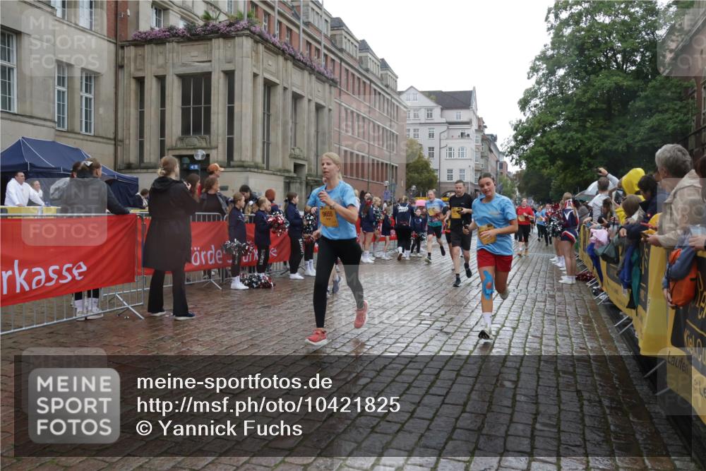 13.09.2026 - Kiel Lauf Yannick Fuchs http://msf.ph/oto/10421825 13.09.2026 10:54:55 Ziel 396, 454, 459, 575, 796, 1232, 1619, 1659, 1940, 2198, 2357, 2554, 2747, 2813, 3162, 3511, 3699, 3950, 4369, 4370, 4625, 4652, 4665, 4902, 5260, 5521, 5770, 5890, 6842, 7419, 7696, 8222, 8374, 8484, 8519, 9573, 9601, 9849, 10058, 10134, 10148, 10170, 796, 1063, 1127, 1287, 1940, 2259, 2506, 3939, 4091, 4246, 4502, 4772, 5318, 5560, 5578, 6063, 6166, 6208, 6571, 6887, 7558, 8328, 8711, 9462, 9633, 185, 1459, 1815, 1851, 1973, 2738, 3084, 3429, 3903, 4403, 4678, 4898, 5104 meine-sportfotos.de