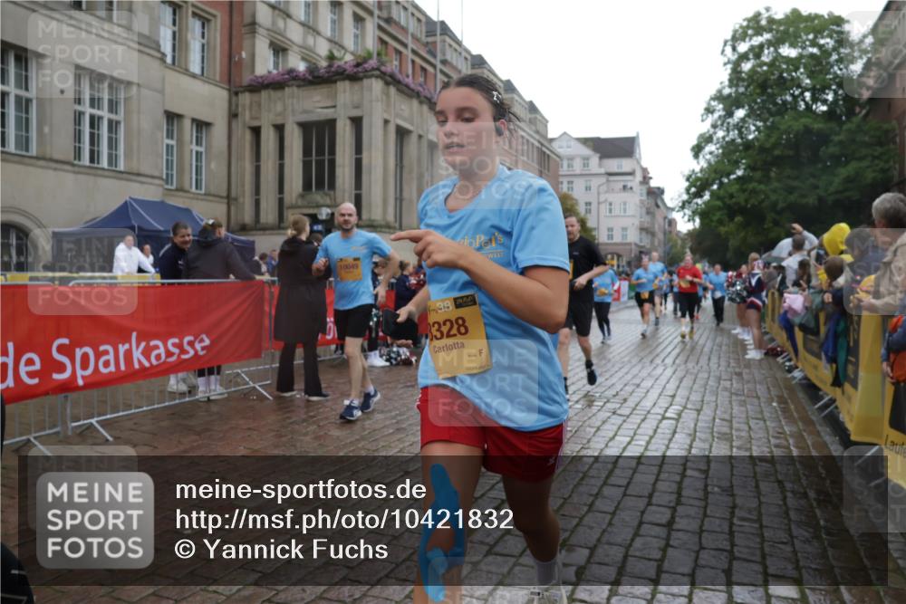 13.09.2026 - Kiel Lauf Yannick Fuchs http://msf.ph/oto/10421832 13.09.2026 10:54:56 Ziel 396, 454, 459, 575, 1232, 1619, 1659, 2198, 2357, 2554, 2747, 2813, 3162, 3511, 3699, 3950, 4369, 4370, 4625, 4652, 4665, 4902, 5260, 5521, 5770, 5890, 6842, 7419, 7696, 7722, 8374, 8519, 9573, 9601, 9849, 10058, 10134, 10148, 10170, 11157, 396, 796, 1063, 1127, 1287, 1940, 2259, 2506, 3939, 3950, 4091, 4502, 4772, 5560, 5578, 6063, 6166, 6208, 6571, 6887, 7558, 8328, 8711, 9462, 9633, 185, 1459, 1815, 1851, 1973, 2738, 3084, 3429, 3903, 4403, 4678, 4898, 5104, 2259, 5578 meine-sportfotos.de