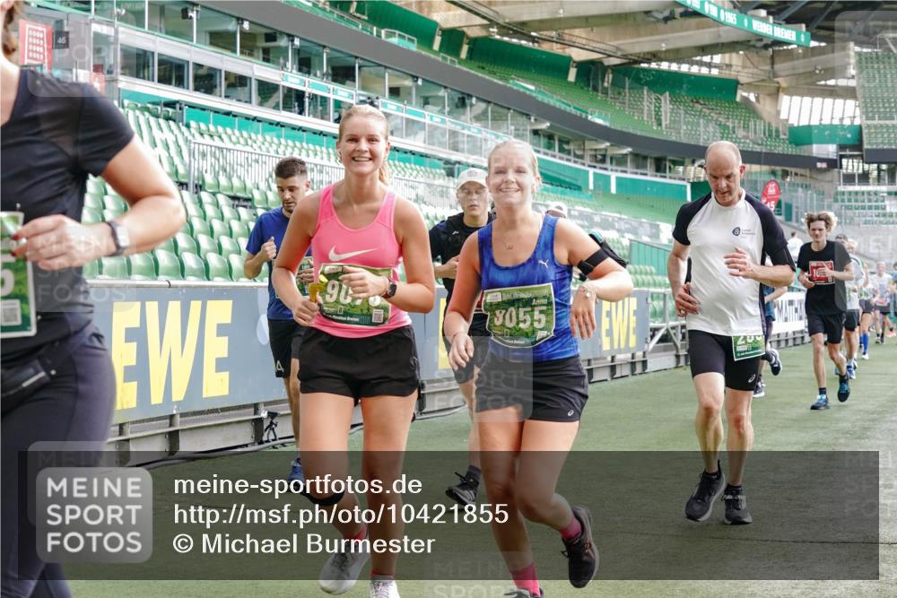 13.09.2026 - 21. swb-Marathon Bremen Michael Burmester http://msf.ph/oto/10421855 13.09.2026 13:22:30 Laufen im Stadion 128, 160, 211, 258, 343, 351, 423, 441, 533, 571, 601, 609, 708, 782, 851, 892, 1060, 1094, 1157, 1158, 1177, 1178, 1259, 1316, 1331, 1344, 1417, 1518, 1657, 1669, 1676, 1691, 1729, 1746, 1788, 1883, 2213, 2290, 2433, 2475, 2504, 2526, 2551, 2619, 2632, 2652, 2660, 2685, 2711, 2828, 2954, 2964, 2995, 3022, 3034, 3144, 3225, 3252, 3347, 3351, 3505, 3530, 3559, 3682, 3727, 3784, 4020, 4054, 4231, 4406, 4407, 4431, 4467, 4584, 1506 meine-sportfotos.de