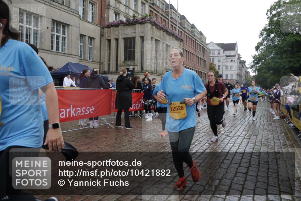 13.09.2026 - Kiel Lauf Yannick Fuchs http://msf.ph/oto/10421882 13.09.2026 10:55:04 Ziel 575, 1232, 1459, 1815, 1973, 2198, 2339, 2357, 2548, 2554, 2813, 3084, 3699, 4369, 4370, 4625, 4652, 4665, 4902, 5104, 5260, 5645, 6193, 6498, 6501, 6583, 7722, 8121, 8714, 9573, 9601, 9849, 10032, 10058, 10170, 10571, 11157, 11453, 12176, 12444, 396, 454, 459, 796, 1063, 1287, 1619, 1659, 1940, 2357, 2506, 2747, 3162, 3511, 3939, 3950, 4091, 4502, 4772, 5560, 6166, 9462, 9633, 185, 313, 1851, 2738, 3429, 3903, 4403, 4678, 4898, 2259, 5578 meine-sportfotos.de