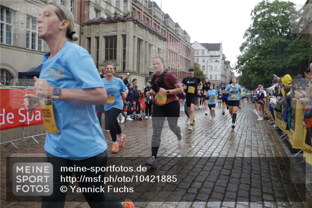 13.09.2026 - Kiel Lauf Yannick Fuchs http://msf.ph/oto/10421885 13.09.2026 10:55:05 Ziel 575, 1232, 1459, 1815, 1973, 2198, 2339, 2548, 2554, 2738, 2813, 3084, 3699, 3903, 4369, 4370, 4625, 4652, 4665, 4898, 4902, 5104, 5260, 5645, 6193, 6490, 6498, 6501, 6583, 6991, 7722, 8121, 8714, 9131, 9573, 9601, 9849, 10032, 10058, 10170, 10571, 11157, 11325, 11358, 11453, 12176, 12444, 396, 454, 459, 796, 1063, 1287, 1619, 1659, 1940, 2357, 2506, 2747, 3162, 3511, 3939, 3950, 4091, 4502, 4772, 6166, 9462, 9633, 185, 313, 1851, 3429, 4403, 4678, 2259, 5578 meine-sportfotos.de