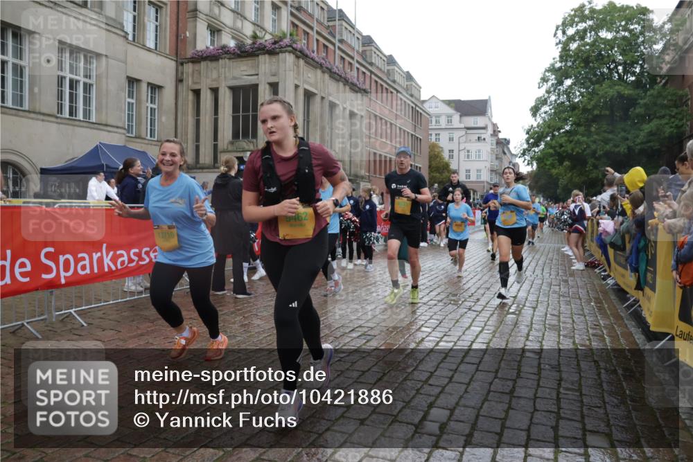 13.09.2026 - Kiel Lauf Yannick Fuchs http://msf.ph/oto/10421886 13.09.2026 10:55:05 Ziel 575, 1232, 1459, 1815, 1973, 2198, 2339, 2548, 2554, 2738, 2813, 3084, 3699, 3903, 4369, 4370, 4625, 4652, 4665, 4898, 4902, 5104, 5260, 5645, 6193, 6490, 6498, 6501, 6583, 6991, 7722, 8121, 8714, 9131, 9573, 9601, 9849, 10032, 10058, 10170, 10571, 11157, 11325, 11358, 11453, 12176, 12444, 396, 454, 459, 796, 1063, 1287, 1619, 1659, 1940, 2357, 2506, 2747, 3162, 3511, 3939, 3950, 4091, 4502, 4772, 6166, 9462, 9633, 185, 313, 1851, 3429, 4403, 4678, 2259, 5578 meine-sportfotos.de