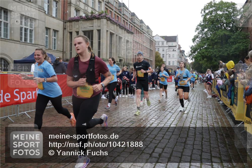 13.09.2026 - Kiel Lauf Yannick Fuchs http://msf.ph/oto/10421888 13.09.2026 10:55:05 Ziel 575, 1232, 1459, 1815, 1973, 2198, 2339, 2548, 2554, 2738, 2813, 3084, 3699, 3903, 4369, 4370, 4625, 4652, 4665, 4898, 4902, 5104, 5260, 5645, 6193, 6490, 6498, 6501, 6583, 6991, 7722, 8121, 8714, 9131, 9573, 9601, 9849, 10032, 10058, 10170, 10571, 11157, 11325, 11358, 11453, 12176, 12444, 396, 454, 459, 796, 1063, 1287, 1619, 1659, 1940, 2357, 2506, 2747, 3162, 3511, 3939, 3950, 4091, 4502, 4772, 6166, 9462, 9633, 185, 313, 1851, 3429, 4403, 4678, 2259, 5578 meine-sportfotos.de